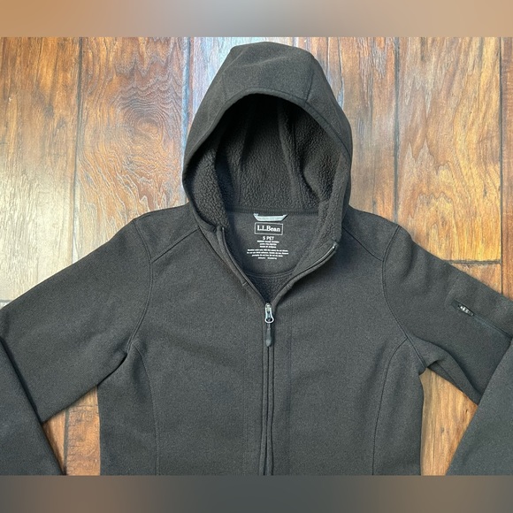 L.L. Bean Women's Small Petite Sweater Fleece Coat Classic Black ItemID 503354 - Picture 3 of 13